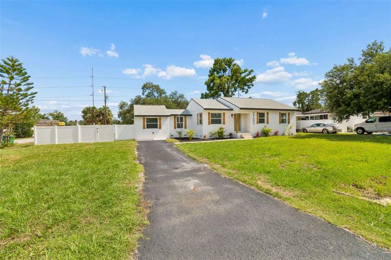 4 bedroom Single Family Residence at 2102 W Ferris Avenue, Wellswood Estates Unit 3, Tampa — photo 4