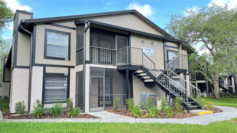 North Oaks CondoCondos for Sale in Tampa, FL