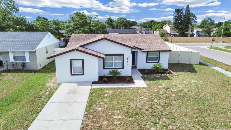 4 bedroom Single Family Residence at 7218 Lunita Court, Logan Place, Tampa — photo 4