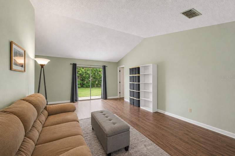3 bedroom Single Family Residence at 9074 Heather Boulevard, The Heather, Weeki Wachee — photo 4