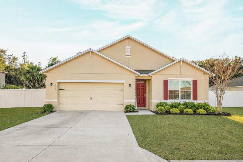 4 bedroom Single Family Residence at 2530 NE 42nd Road, Oak Hill Plantation Ph 1, Ocala — photo 1