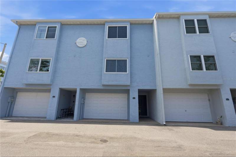 3 bedroom Townhouse at 545 Pinellas Bayway #302, Tern Bay Twnhms, St Petersburg — photo 2