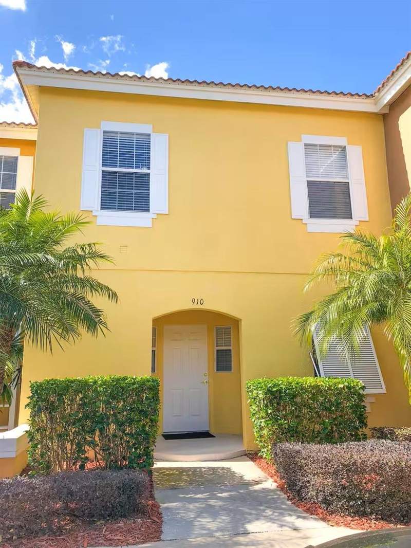 Lake Berkley Resort VillHomes for Sale in Kissimmee, FL