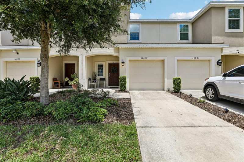 3 bedroom Townhouse at 10837 Wyne Tree Court, Woodland Park Ph 10, Orlando — photo 1