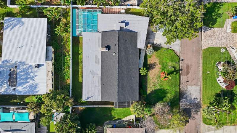 4 bedroom Single Family Residence at 3944 49th Avenue, Maximo Moorings, St Petersburg — photo 3