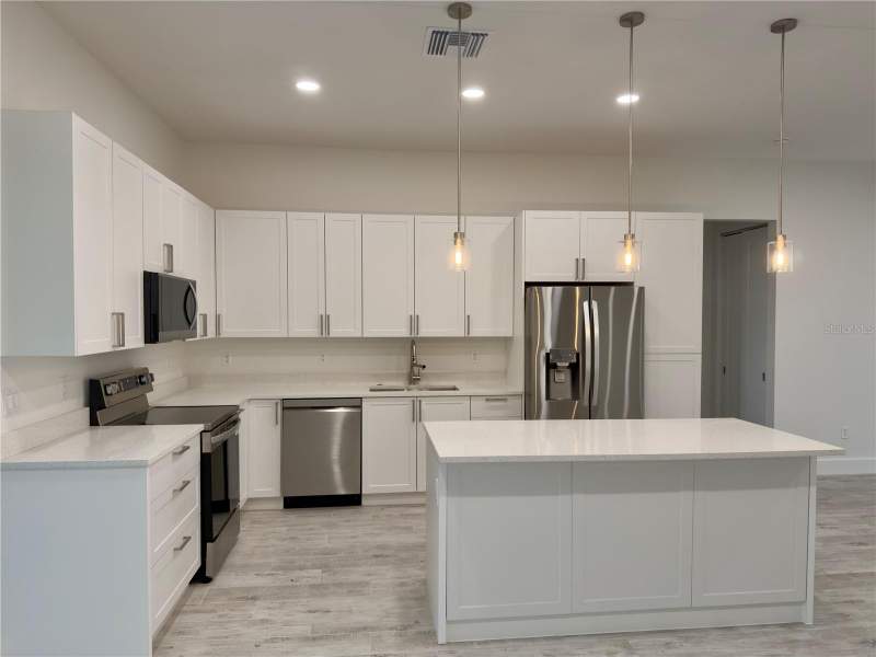 3 bedroom Single Family Residence at 571 Mimosa Avenue, Port Charlotte Sec 010, Port Charlotte — photo 5