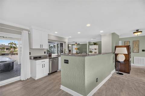6314 Wisteria Lane, Apollo Beach FL - photo 15 of 59