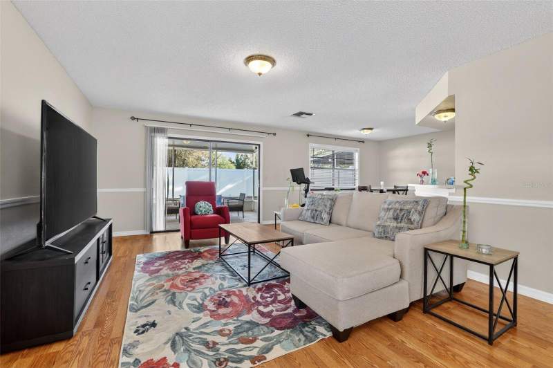 3 bedroom Townhouse at 5215 Corvette Drive, Le Clare Shores, Tampa — photo 5