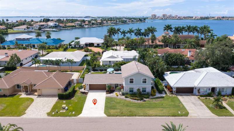 3 bedroom Single Family Residence at 5875 Leeland Street, Bayway Isles, St Petersburg — photo 3
