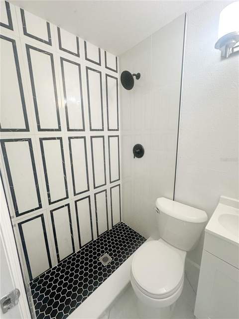821 Thalia Drive, Orlando FL - photo 6 of 17