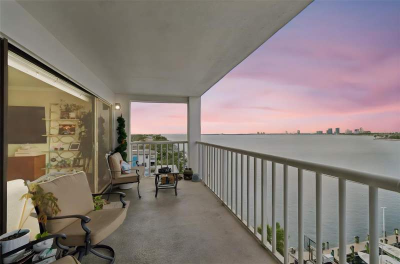 2 bedroom Condominium at 2 Adalia Avenue #704, Adalia Bayfront Condo, Tampa — photo 2