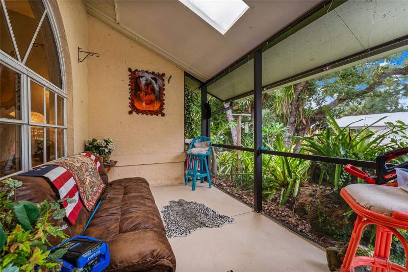 3 bedroom Single Family Residence at 620 Burke Road, South Venice, Venice — photo 2