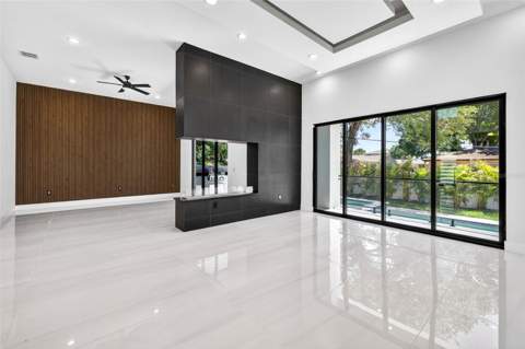 4426 W Euclid Avenue, Tampa FL - photo 10 of 59