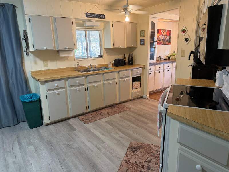 2 bedroom Manufactured Home at 1408 Ridge Road, Tavares, Mobile Home Estates,, Tavares — photo 4