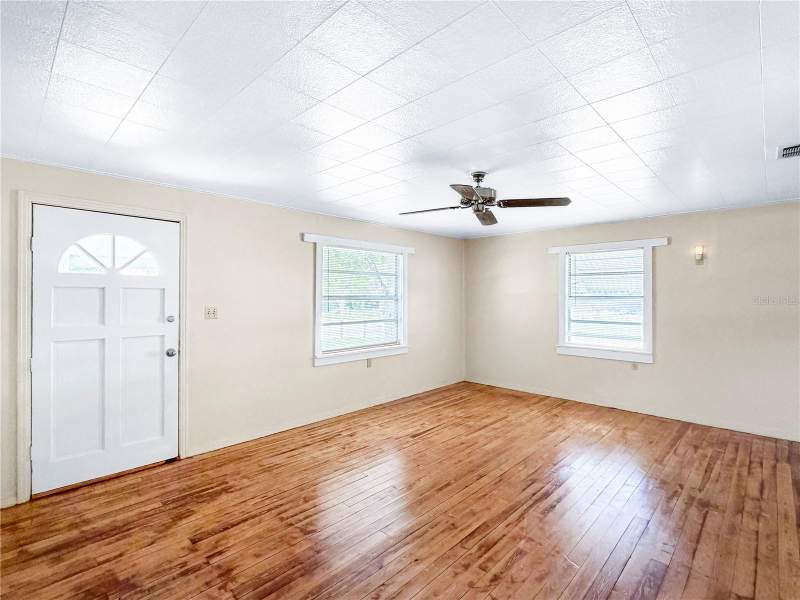 4 bedroom Single Family Residence at 1455 10TH STREET, HIGHLAND PARK, LARGO — photo 5