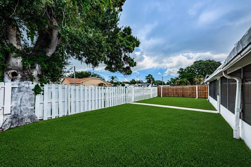 5 bedroom Single Family Residence at 8419 125th Place, Somerset Lakes Unit Two, Largo — photo 5