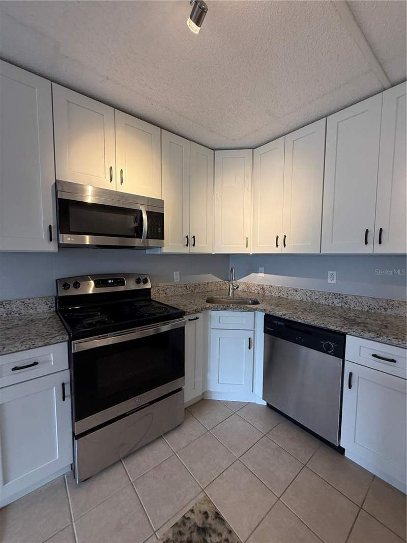 1 bedroom Condominium at 927 S Pine Ridge Circle #G2, Pine Ridge Club Village 1 Ph 3 A Condo Bldg 9, Sanford — photo 5