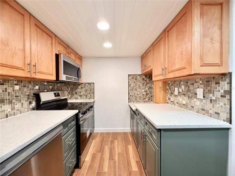 7400 Sun Island Drive #111, South Pasadena FL - photo 8 of 33