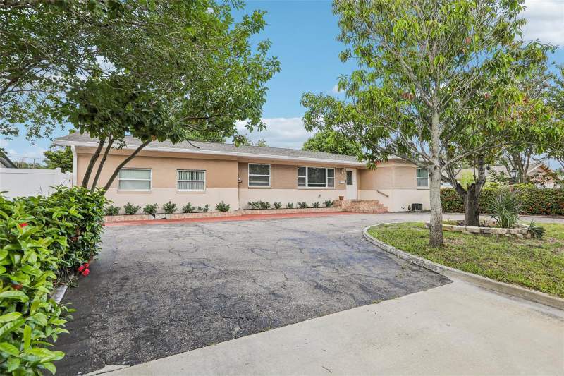 4 bedroom Single Family Residence at 2709 49th Street, Disston Highview Sub, St Petersburg — photo 4