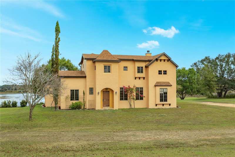 3 bedroom Single Family Residence at 24540 Turkey Lake Road, Howey In The Hills, Howey In The Hills — photo 1