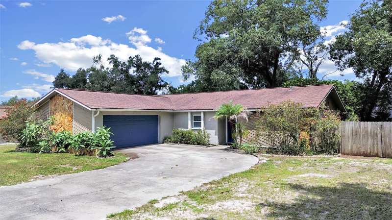3 bedroom Single Family Residence at 11506 Whisper Ridge Court, Stoner Woods Sub Unit, Riverview — photo 1