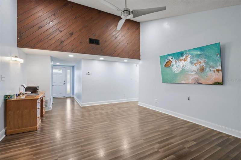 3 bedroom Single Family Residence at 3613 Coppertree Circle, Southwood Hills Unit 14, Brandon — photo 4