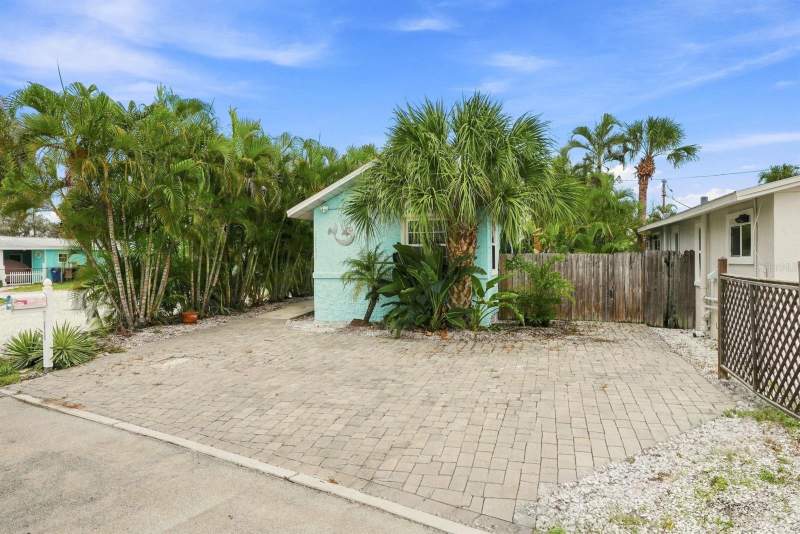 2 bedroom Single Family Residence at 13123 4th Street, Pages Rep Of Mitchells Beach, Madeira Beach — photo 4