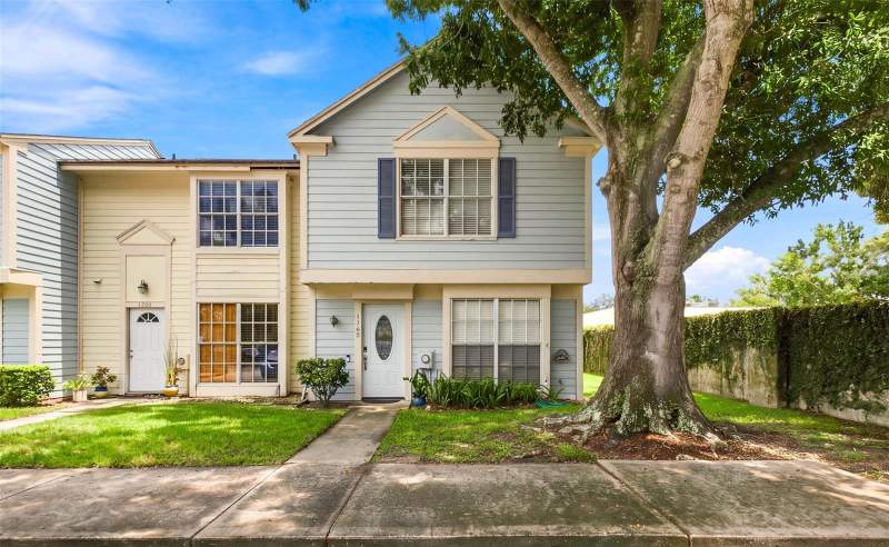 2 bedroom Townhouse at 1760 Mill Run Circle, Fletchers Mill, Tampa — photo 2