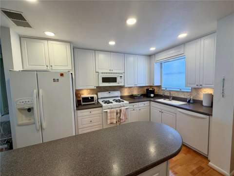 6025 Shore Boulevard #415, Gulfport FL - photo 12 of 21