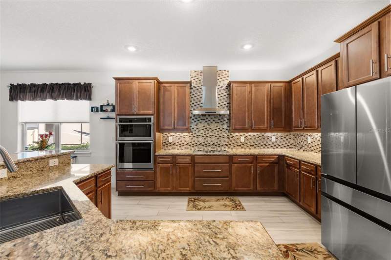 3 bedroom Single Family Residence at 700 S Florida Avenue, Palm Gardens Howey-In-The-Hills, Howey In The Hills — photo 4