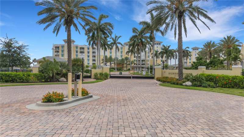 3 bedroom Condominium at 795 Collany Road #304, Sunset Pointe At Collany Key III Condo, St Petersburg — photo 1