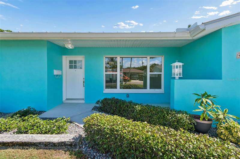 2 bedroom Single Family Residence at 4388 50th Place, Maximo Moorings, St Petersburg — photo 2