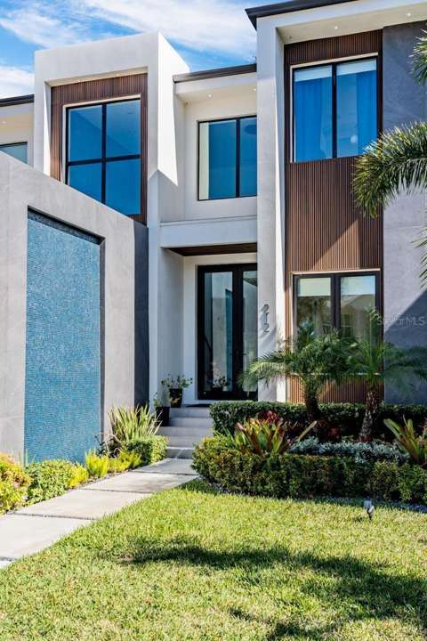 212 S Renellie Drive, home for sale on S Renellie Drive