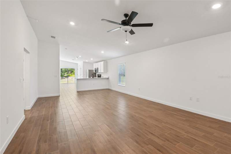 3 bedroom Single Family Residence at 14034 Ricebird Avenue, Royal Highlands, Weeki Wachee — photo 2
