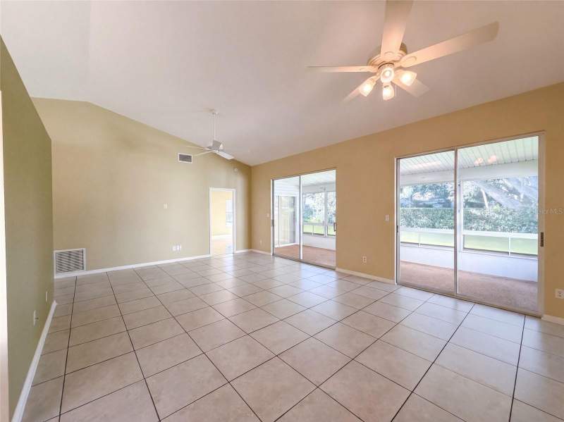 2 bedroom Single Family Residence at 5414 Astor Street, Plantation At Leesburg Greentree, Leesburg — photo 3