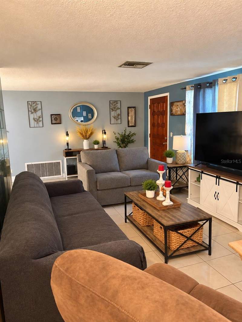 3 bedroom Single Family Residence at 9416 Palm Avenue, Embassy Hills Unit 1 Pb 11 Pgs, Port Richey — photo 4