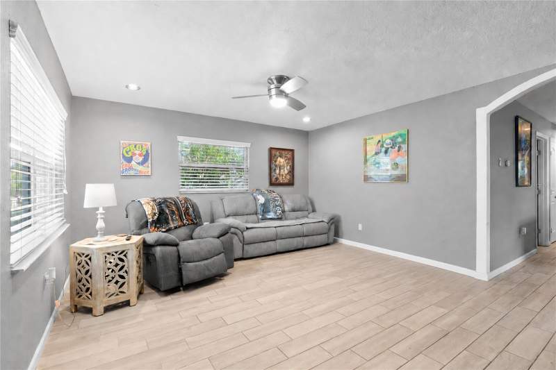 3 bedroom Single Family Residence at 630 6th Avenue, Blue Spgs, Safety Harbor — photo 4