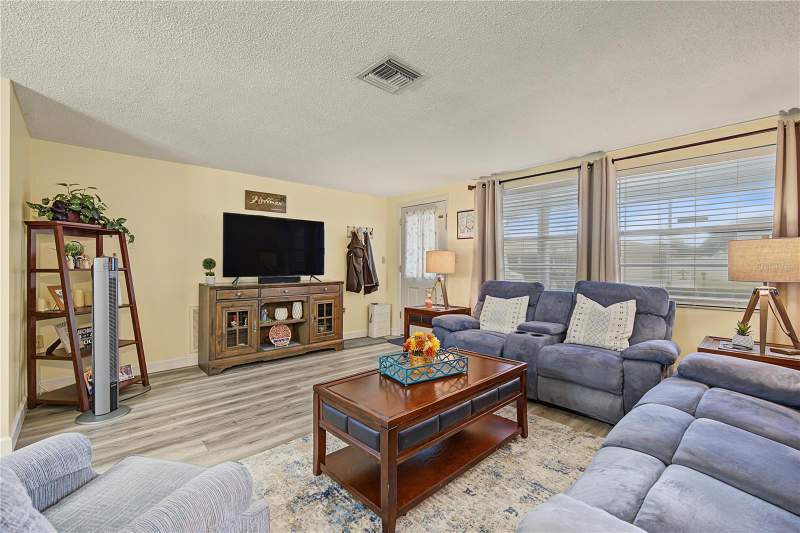 3 bedroom Single Family Residence at 7512 Holly Lake Lane, Magnolia Valley, New Port Richey — photo 4