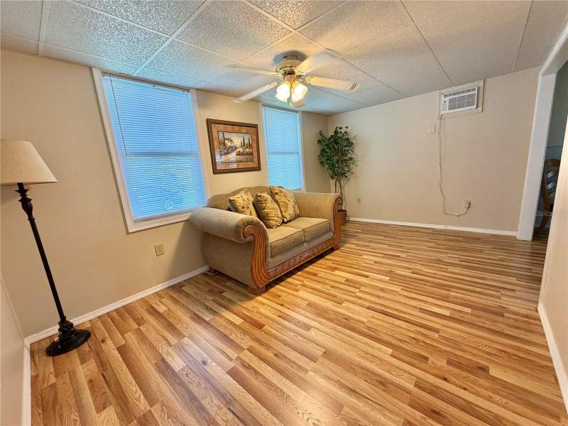 2 bedroom Mobile Home at 115 Gardenia Way, Hawthorne At Leesburg A Coop, Leesburg — photo 2