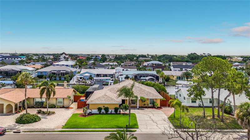 4 bedroom Single Family Residence at 6517 Solitaire Palm Way, Sabal Key Unit 2, Apollo Beach — photo 2