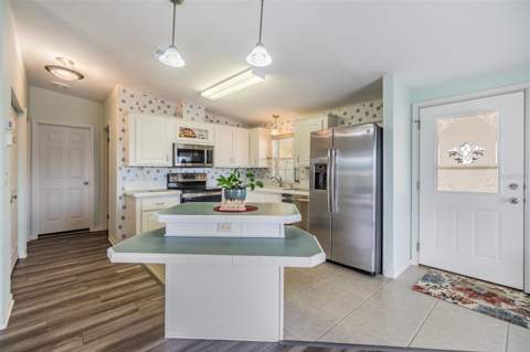 37443 Gill Avenue, Zephyrhills FL - photo 10 of 61