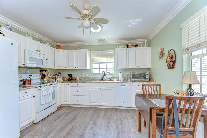 2 bedroom Villa at 5906 Greenbriar Court, Wedgewood Manor, Zephyrhills — photo 2