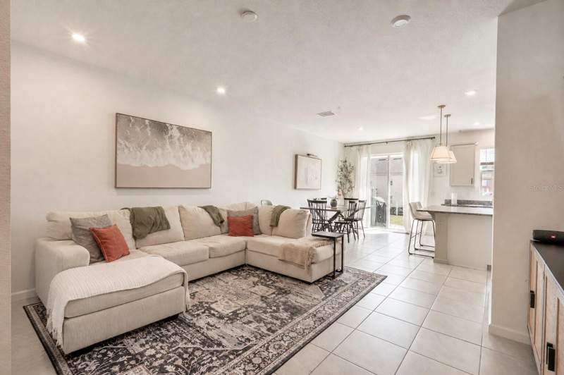 3 bedroom Townhouse at 1157 Seaside Mist Trail, Soleil At Westside, Kissimmee — photo 4
