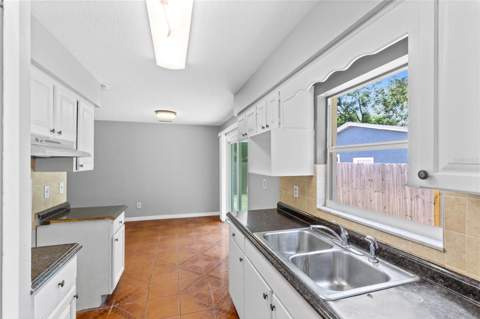 3432 Harry Street, Apopka FL - photo 8 of 48