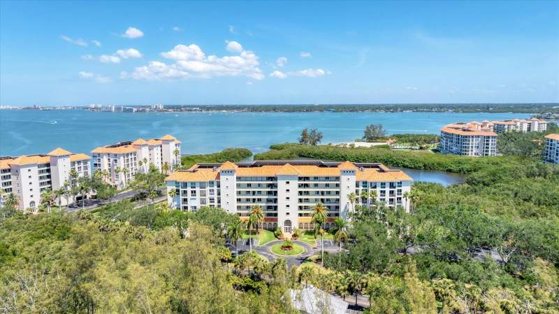 Osprey Pointe At Dolphin