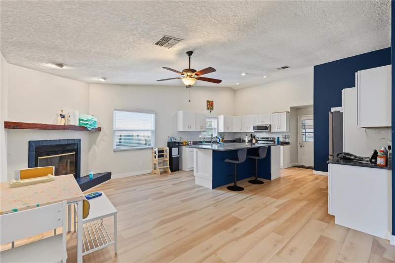 3 bedroom Single Family Residence at 1035 Anclote Drive, Sunset Hills 2nd Add, Tarpon Springs — photo 2
