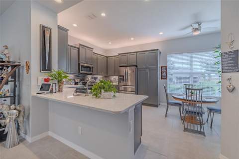 4905 Sandy Glen Way, Wimauma FL - photo 12 of 88