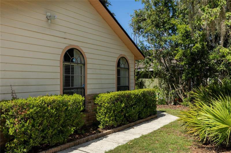 3 bedroom Single Family Residence at 2951 SW 40th Avenue, Serenola Manor Unit 3-A, Gainesville — photo 2