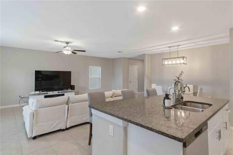 9440 Lemon Drop Loop, Sun City Center FL - photo 19 of 55