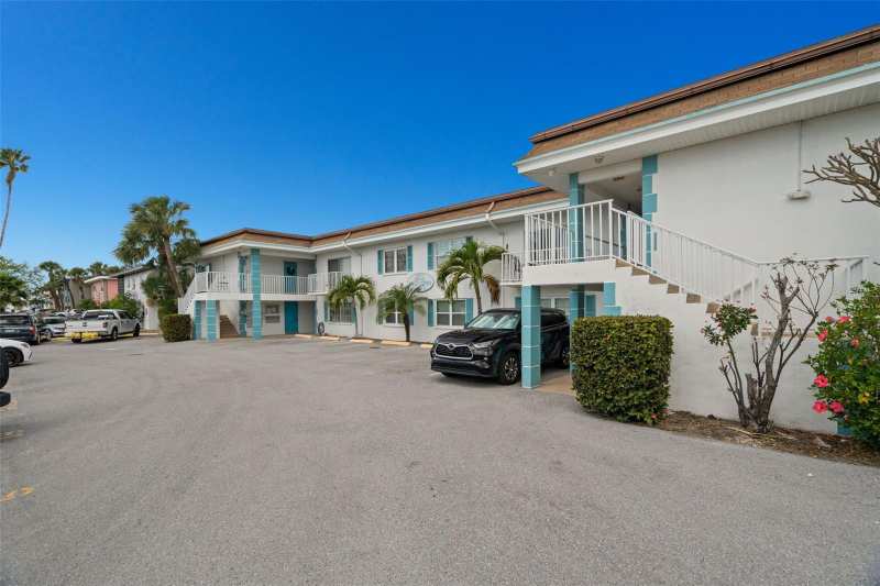 1 bedroom Condominium at 11655 3rd Street #1, Isla Del Capri Adult, Treasure Island — photo 1